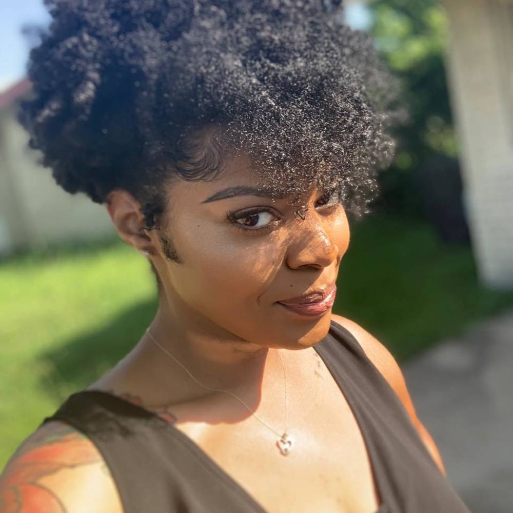 Meet your Posher, Dequilla